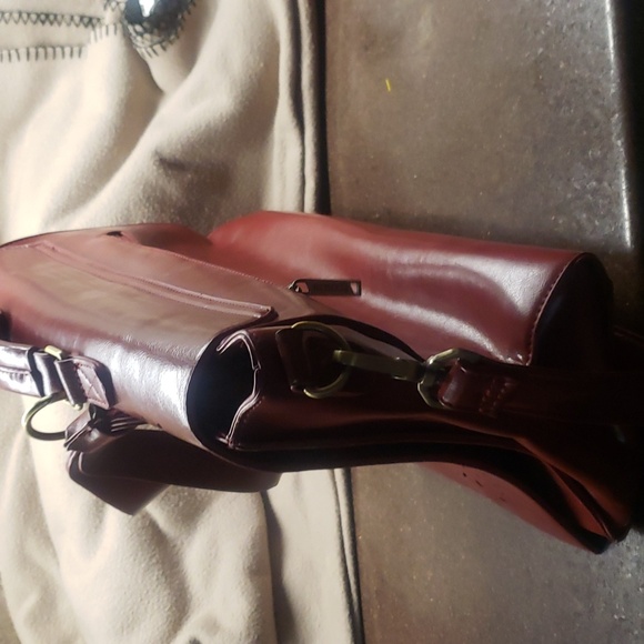 ECOUSUSI Red Faux Leather Briefcase Padded Laptop Shoulder/Crossbody Bag. - Picture 7 of 8